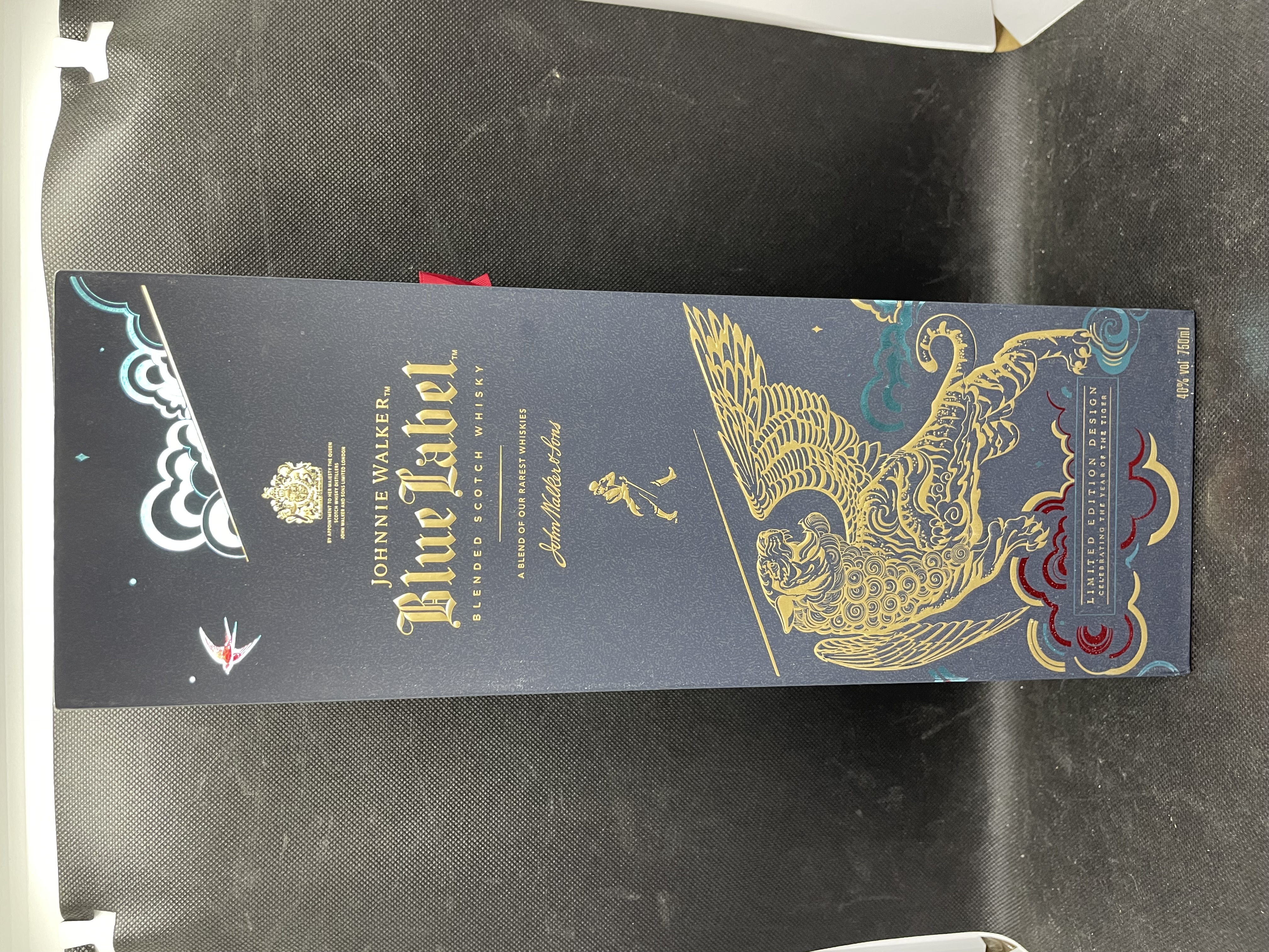 ジョニーウォーカー ブルーラベル タイガー 40% 750ml